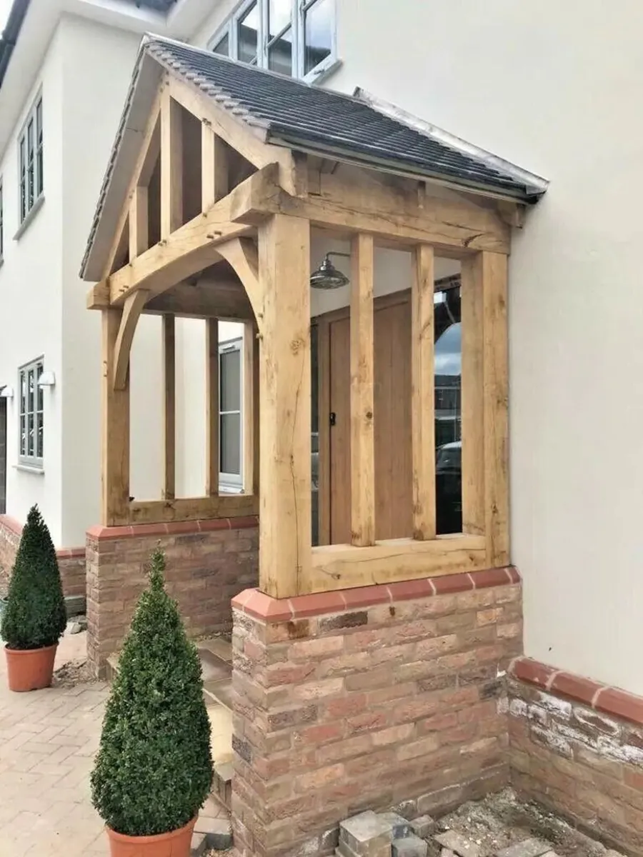 Porches. - Image 1