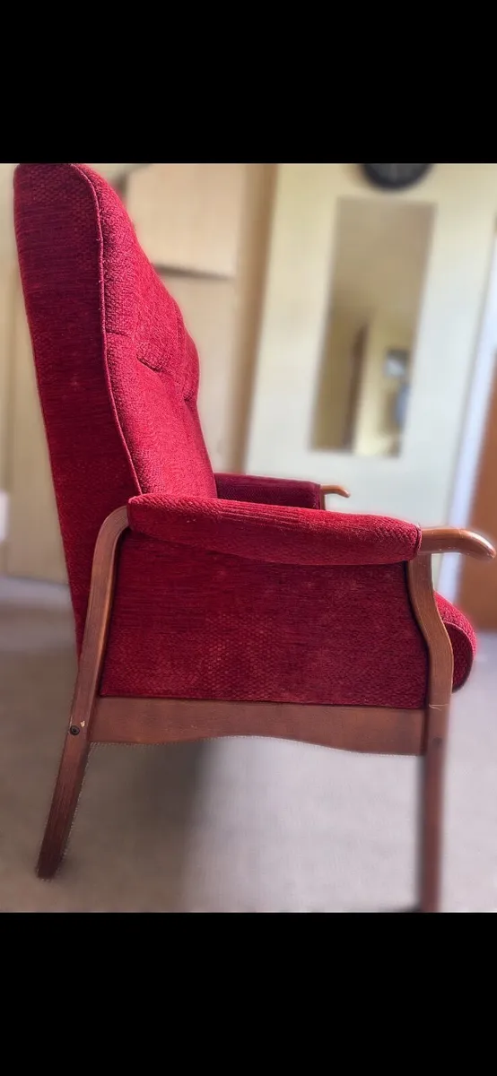 Traditional two-seater sofa - Image 2