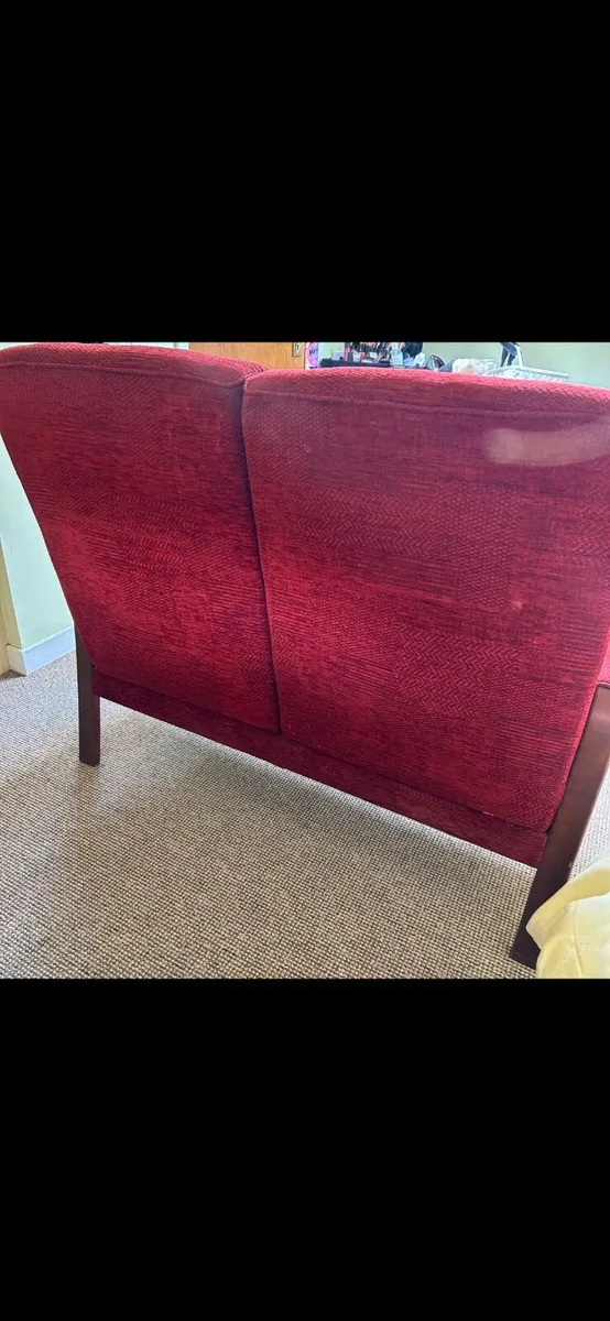 Traditional two-seater sofa - Image 4