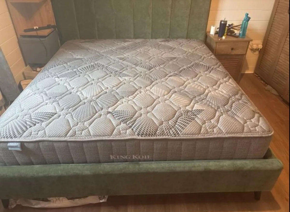 Super king mattress. 6 months old - Image 3