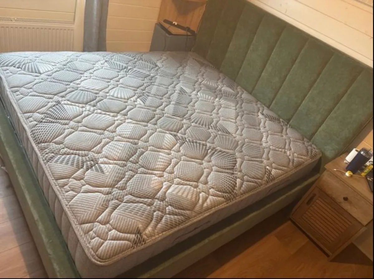Super king mattress. 6 months old - Image 1