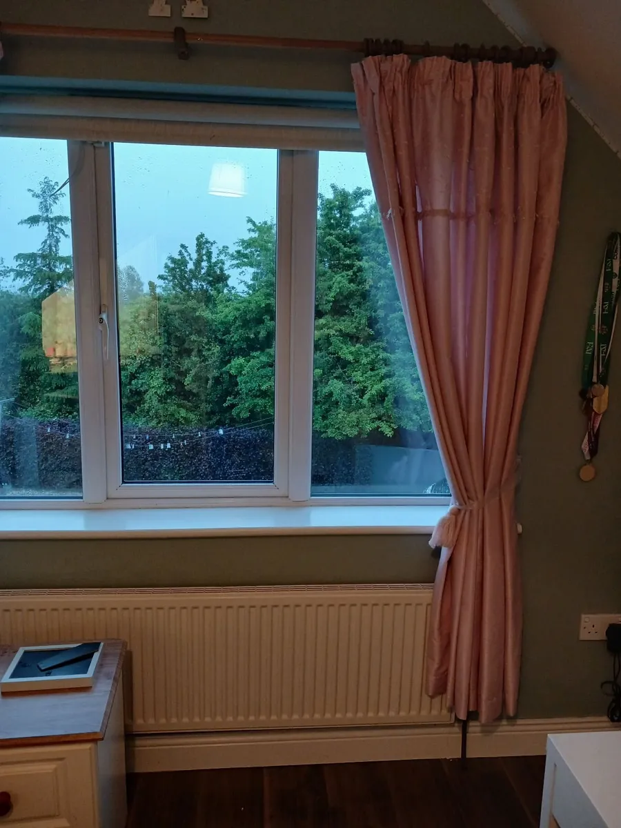 Curtains - Image 4