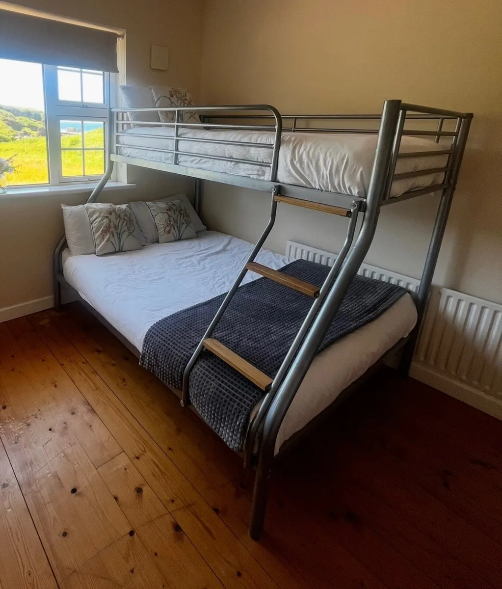 Triple bunk bed - Image 2