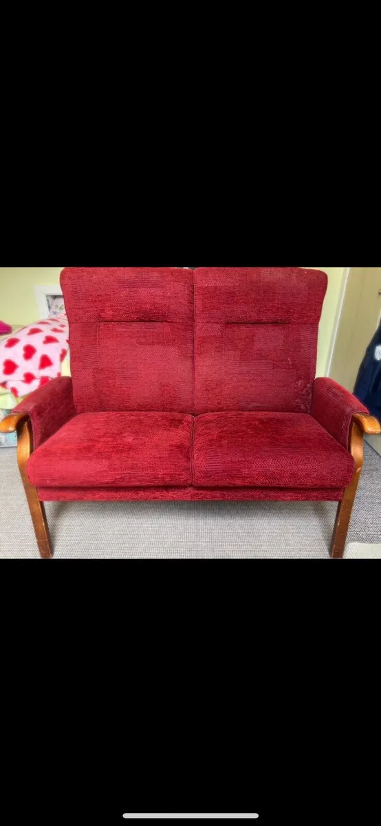Traditional two-seater sofa - Image 1