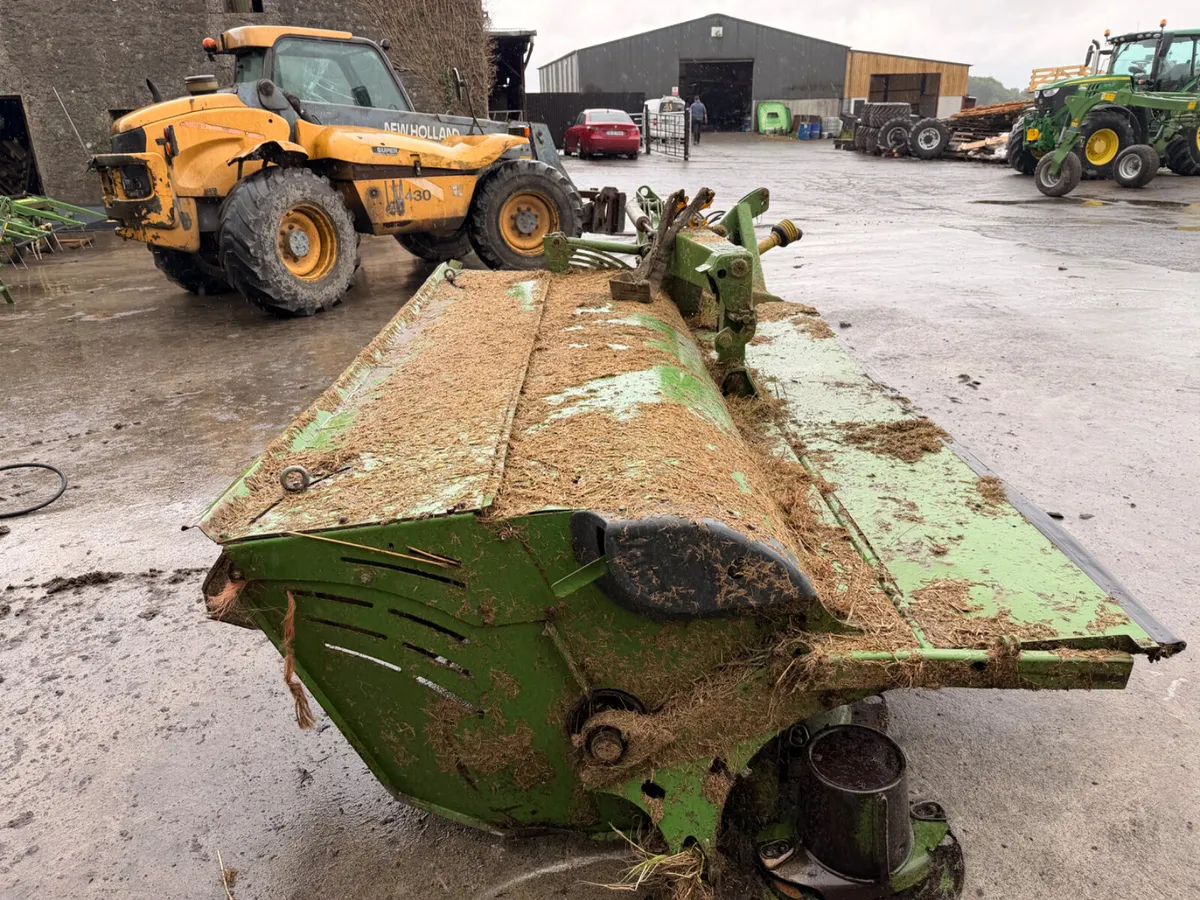 2017 Krone ECR320CV Condtioner Mower - Image 3