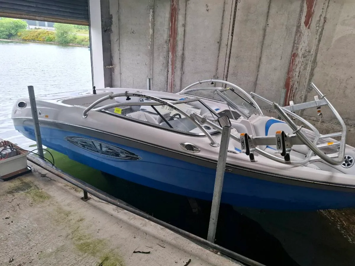 2005 226 Nautique. Wakeboard and watersports boat - Image 3