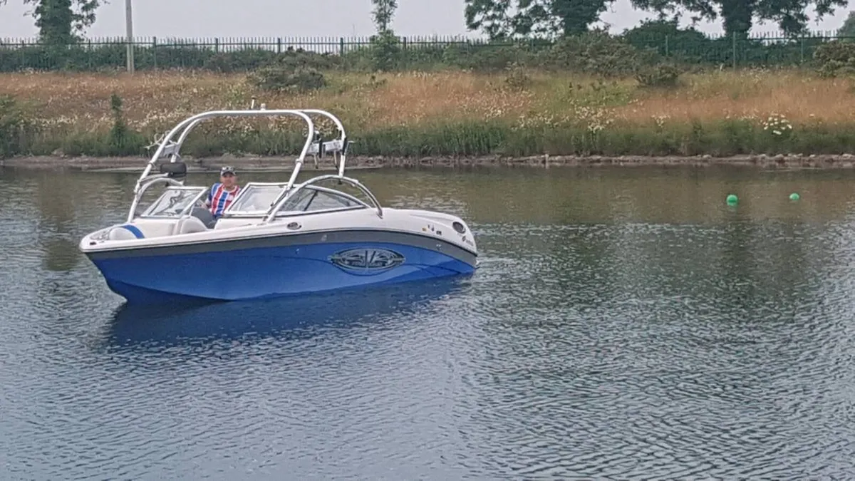 2005 226 Nautique. Wakeboard and watersports boat - Image 2