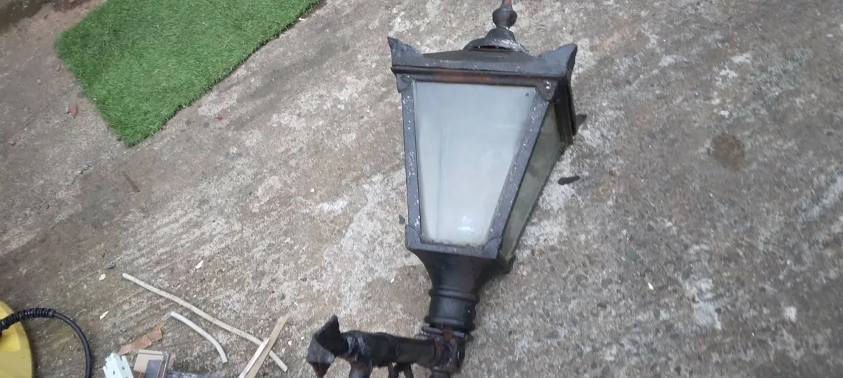 Large lamp - Image 1