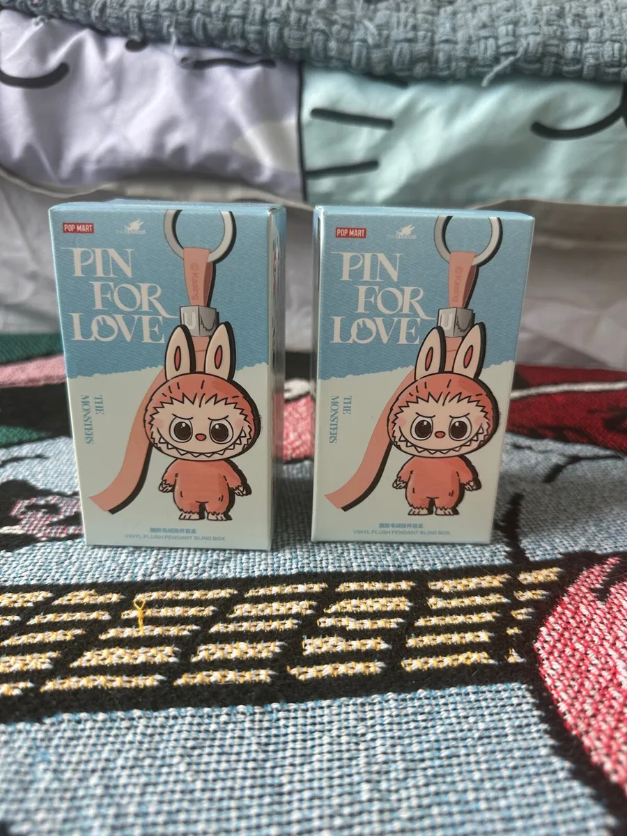 Labubu pin for love