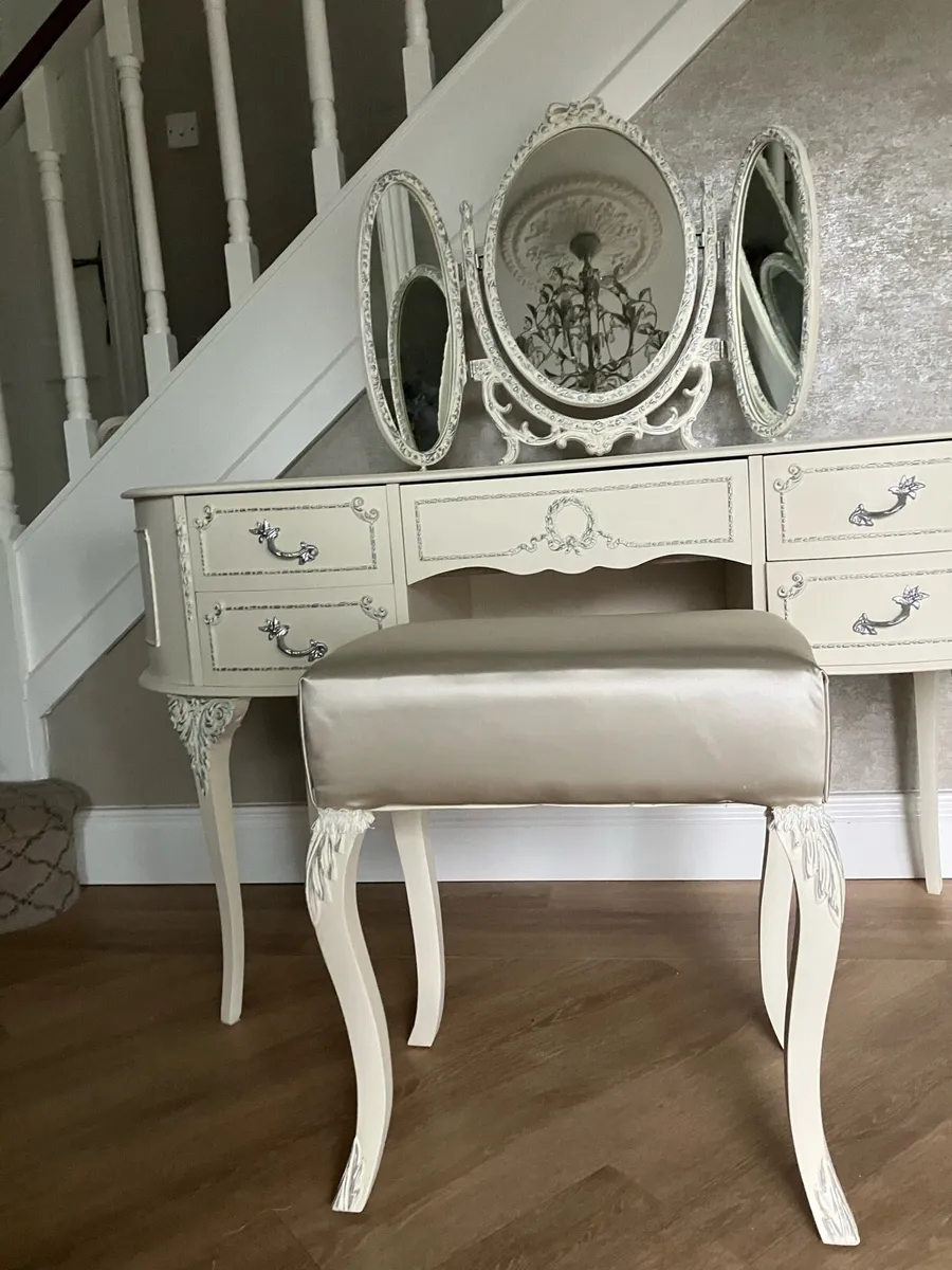 Dressing table mirror stool   Price separate - Image 1