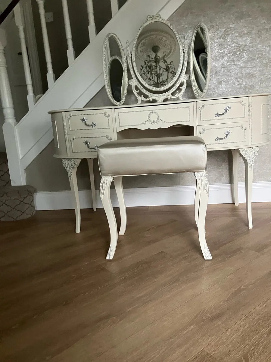 Dressing table mirror stool   Price separate - Image 3