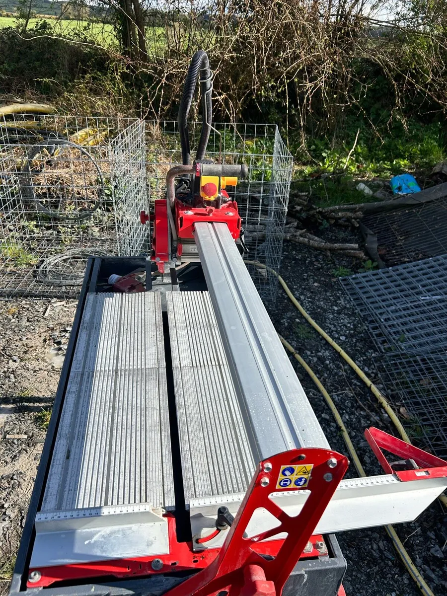 Professional Paving & Tiling Tools - Image 2
