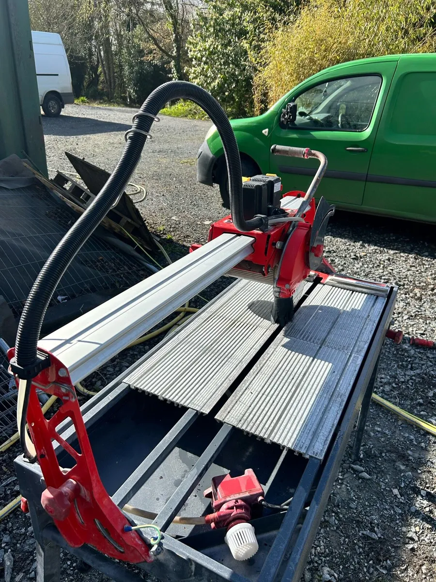 Professional Paving & Tiling Tools - Image 3