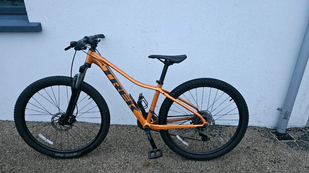 Trek Marlin 5 bike - Image 1