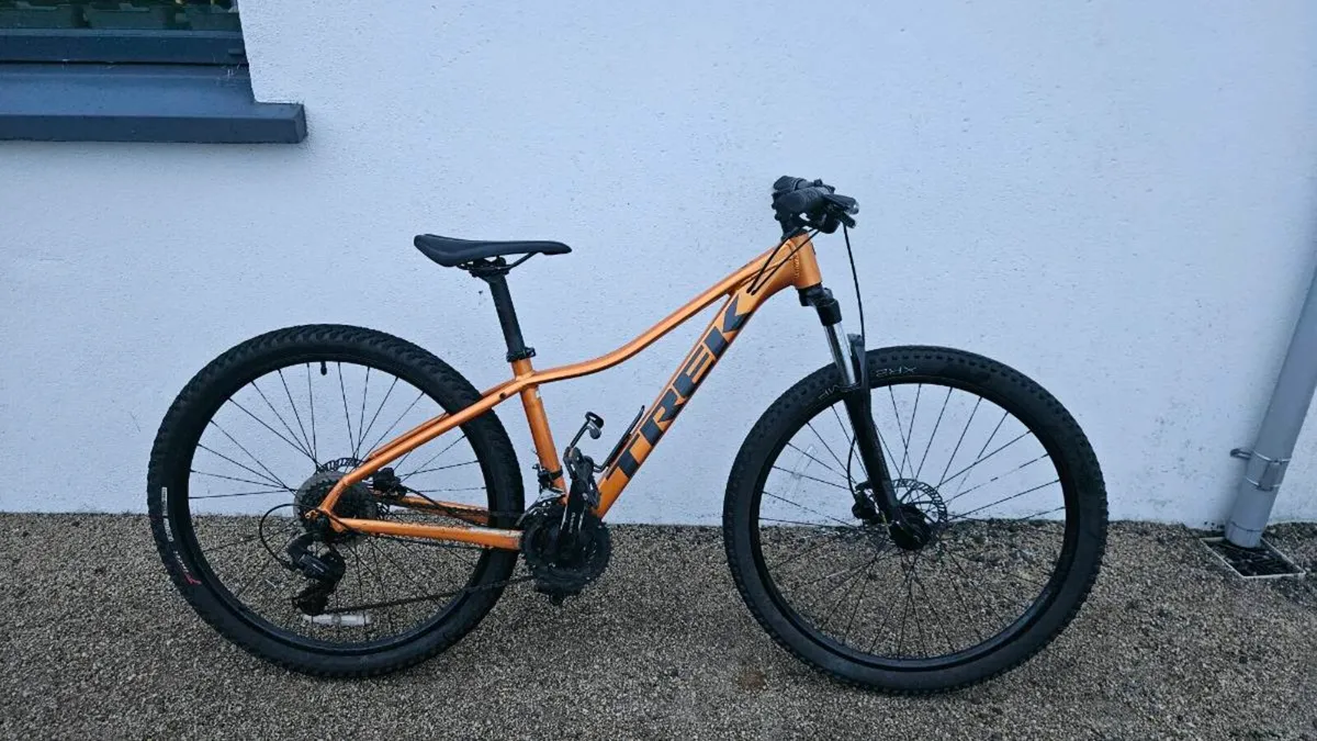 Trek Marlin 5 bike - Image 2