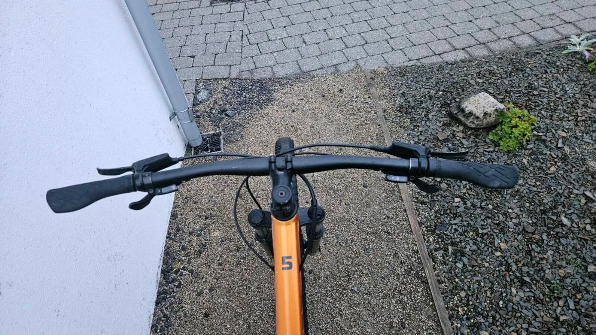 Trek Marlin 5 bike - Image 3