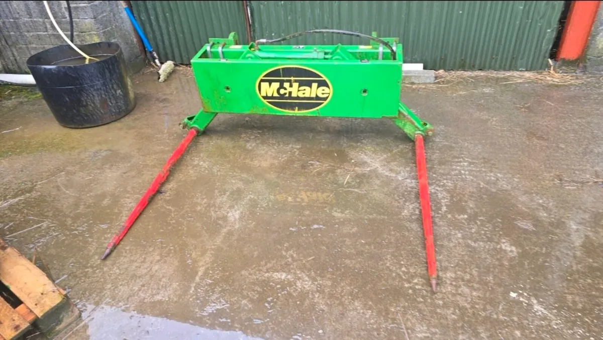 Mchale bale handler , like new ,