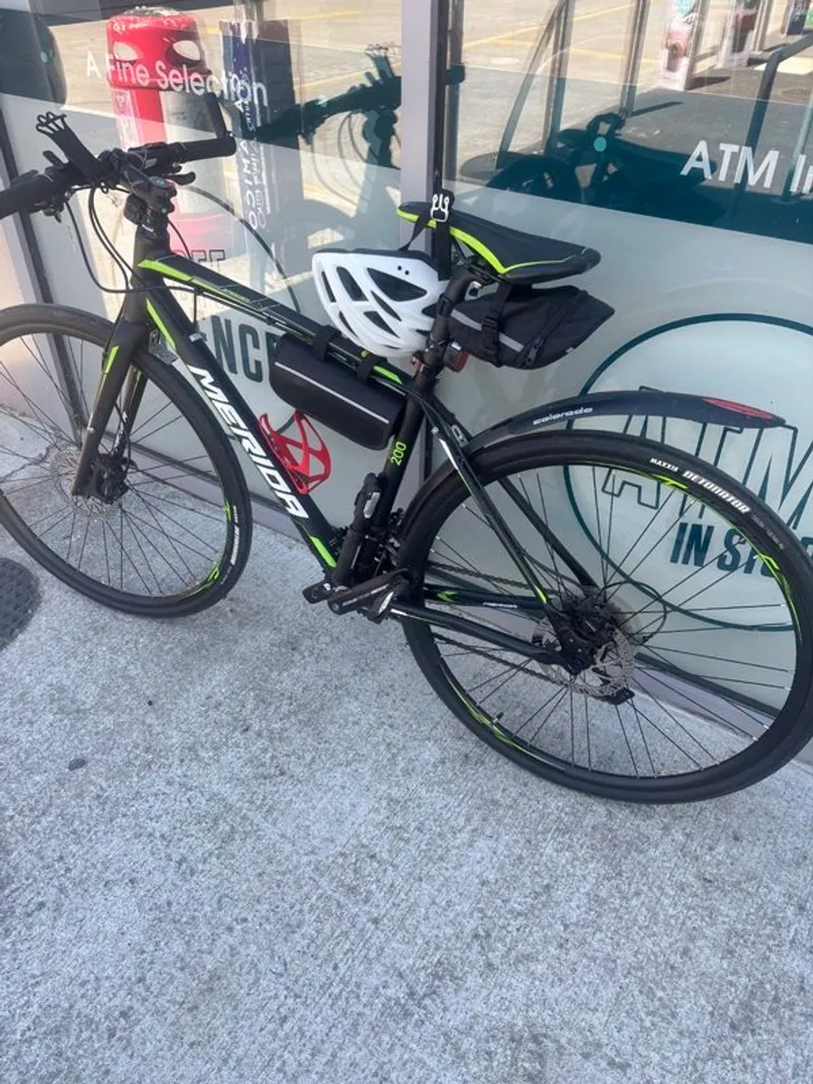 Merida 200 Speedster Flat Bar Road Bike - Image 2