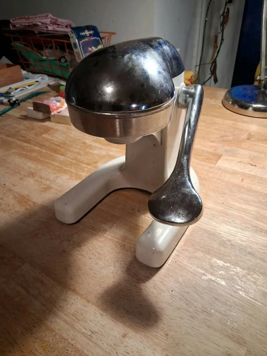 Vintage Orange Juicer - Image 3