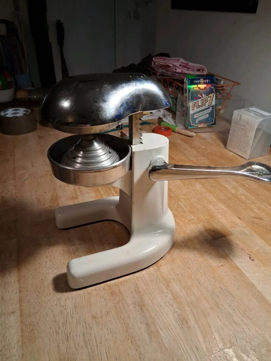 Vintage Orange Juicer - Image 2