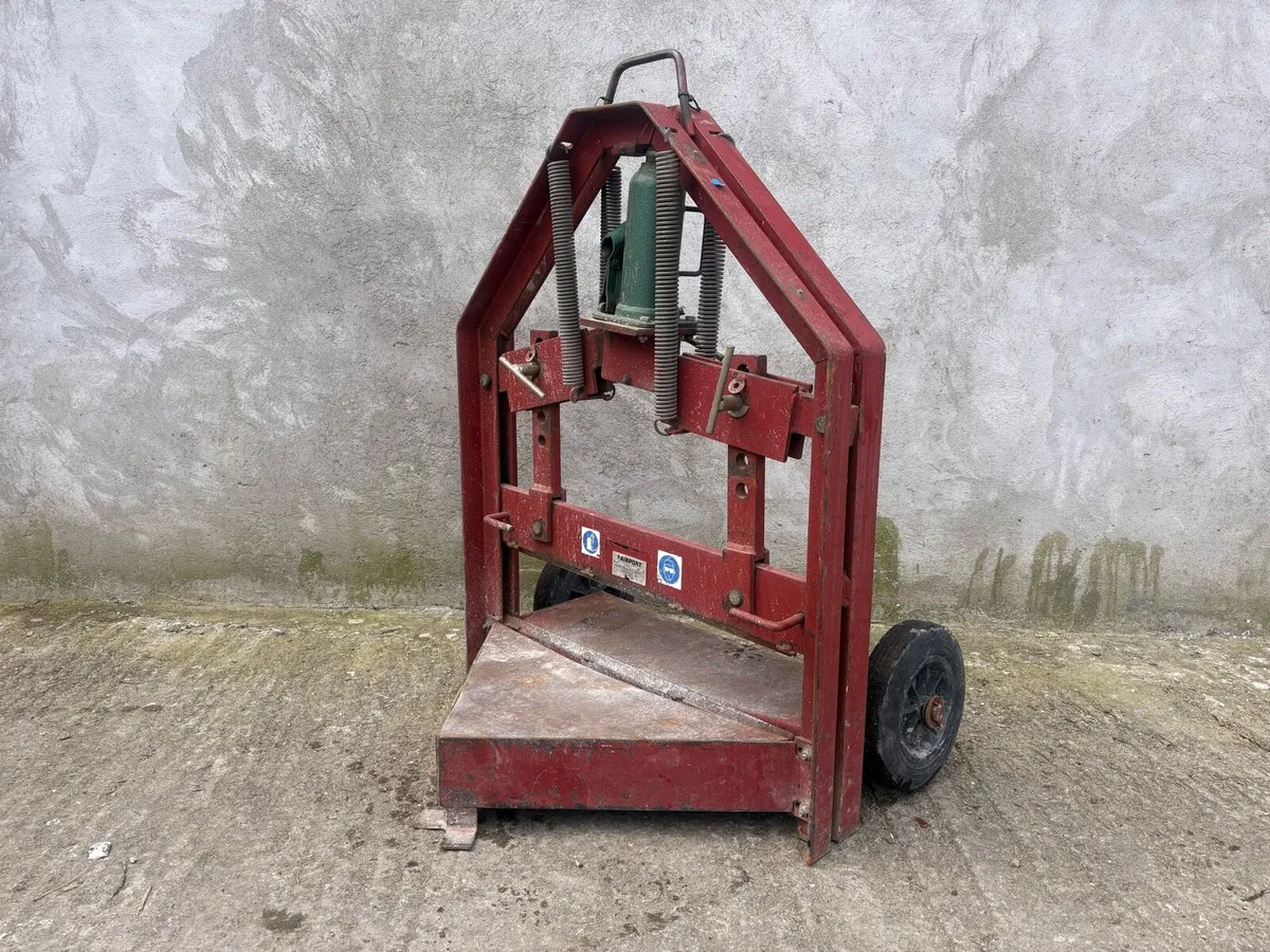 Construction /  Plant Hire - Image 1