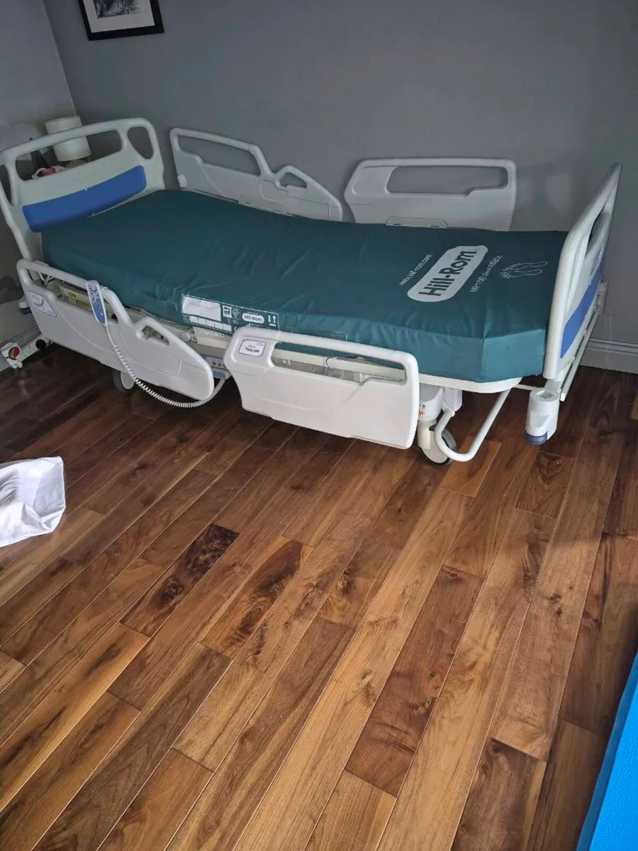 Medical bed - Image 3