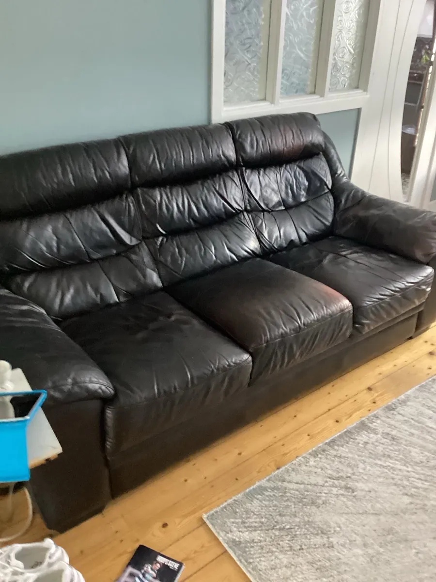 FREE Living room suite - Image 1