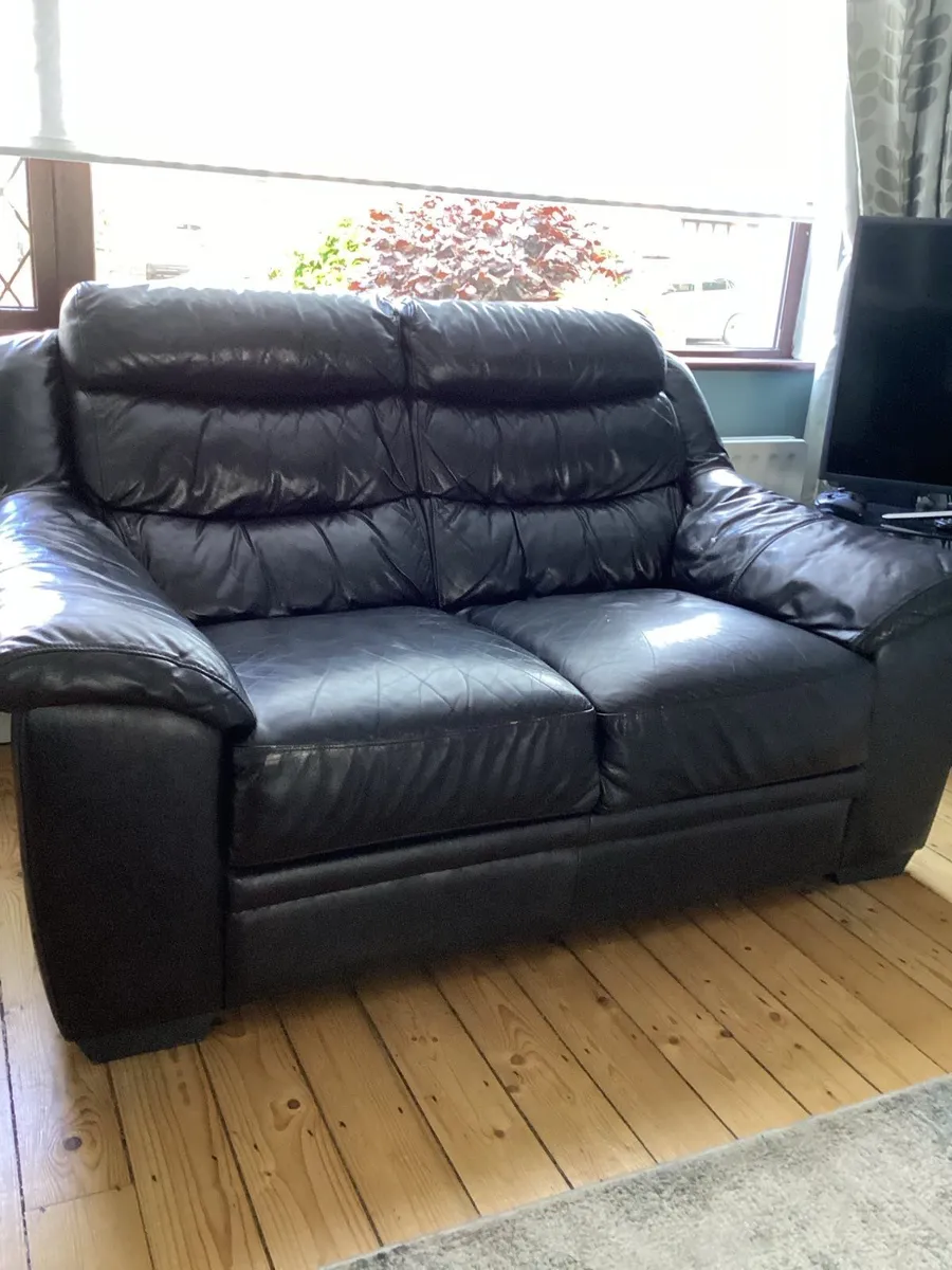 FREE Living room suite - Image 2