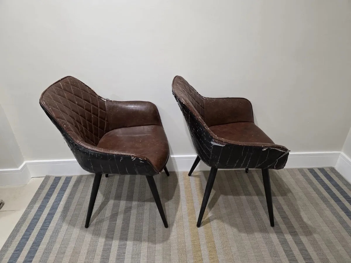 4 Free dining chairs [SA Alternative Furniture] - Image 1