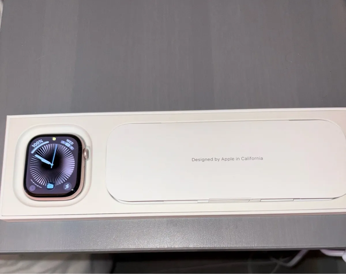 Apple Watch Series 10 46mm - Image 1
