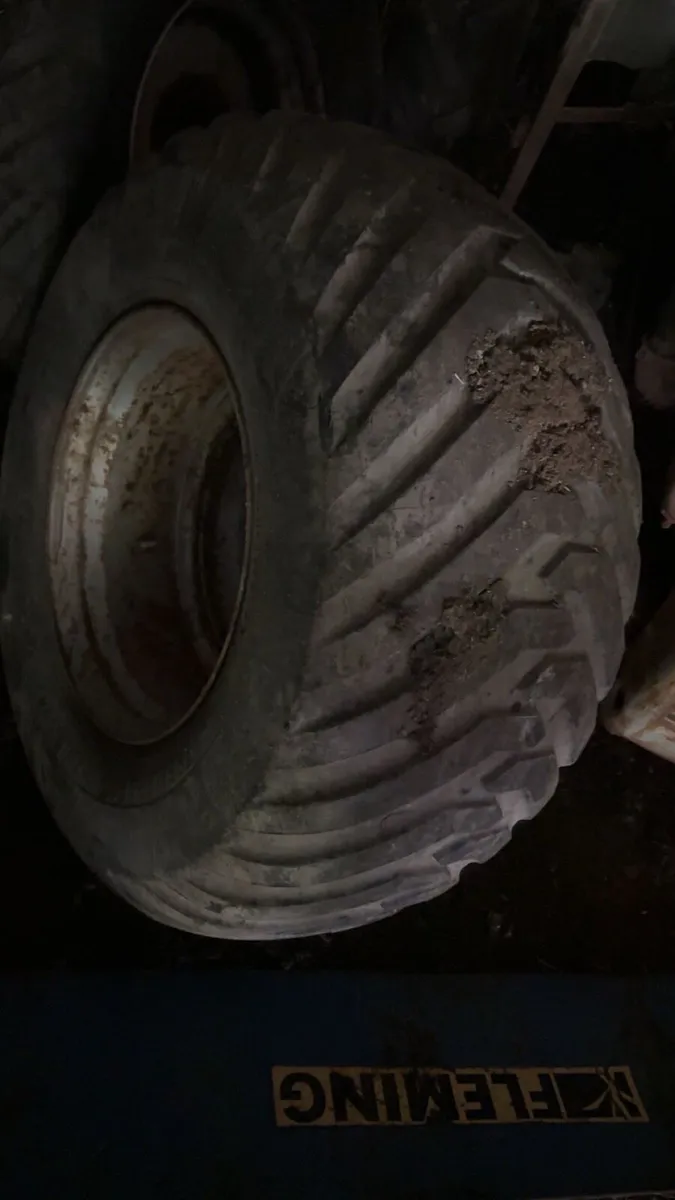 2 tyres 500/60 -R22.5 - Image 2