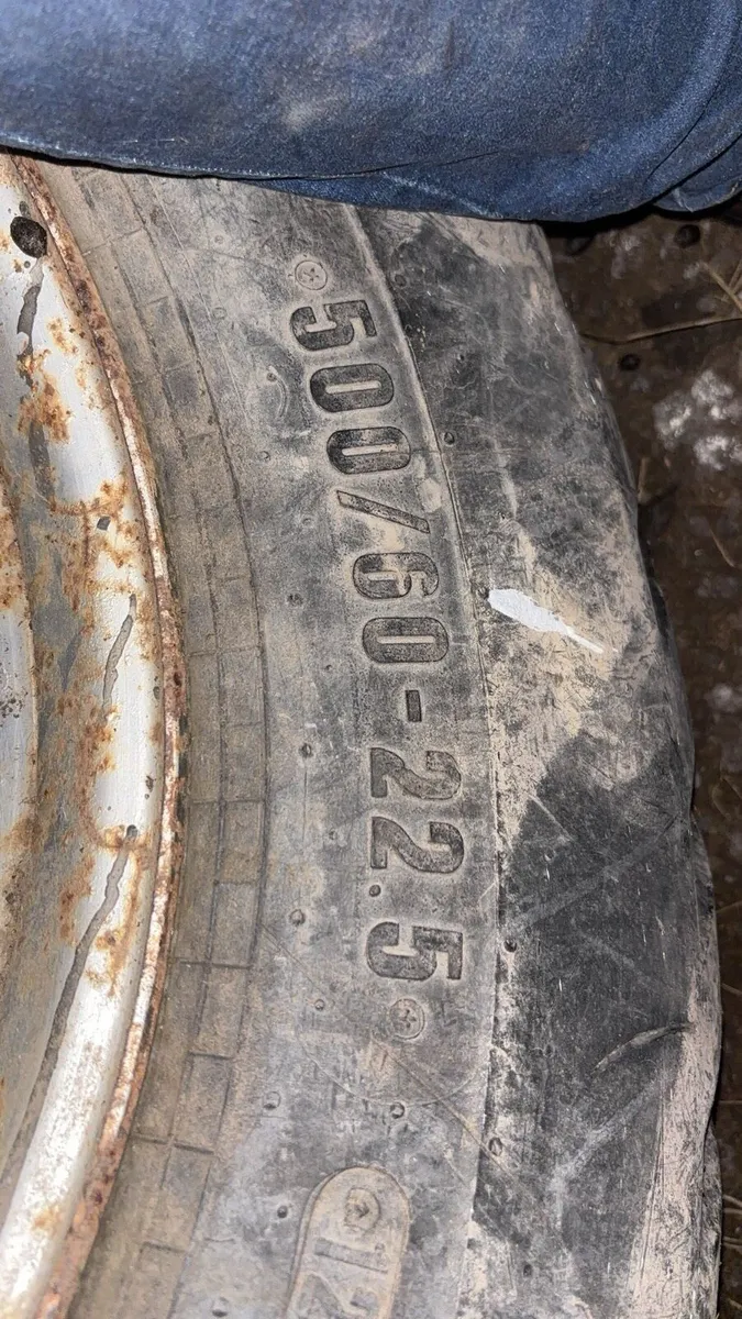 2 tyres 500/60 -R22.5 - Image 3