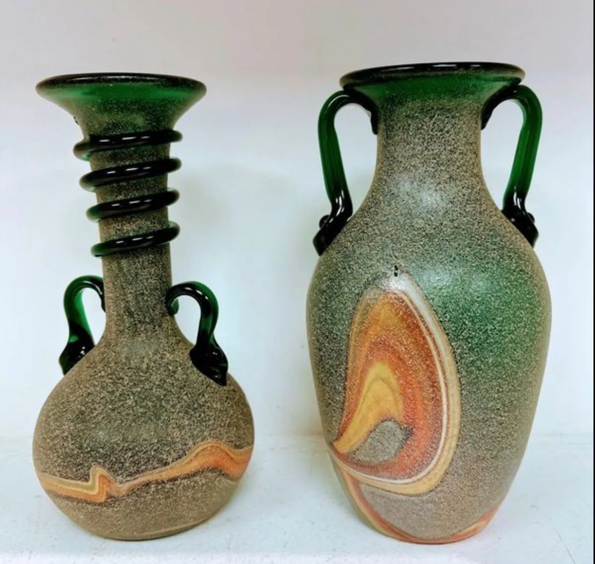 Two vintage 1960s Murano Scavo vases - Image 1