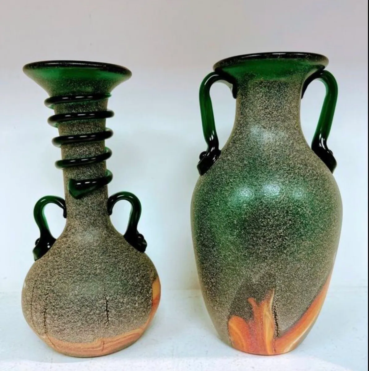 Two vintage 1960s Murano Scavo vases - Image 2