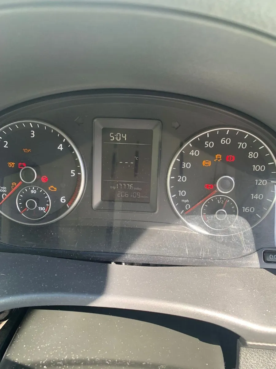Volkswagen Caddy 2011 - Image 2