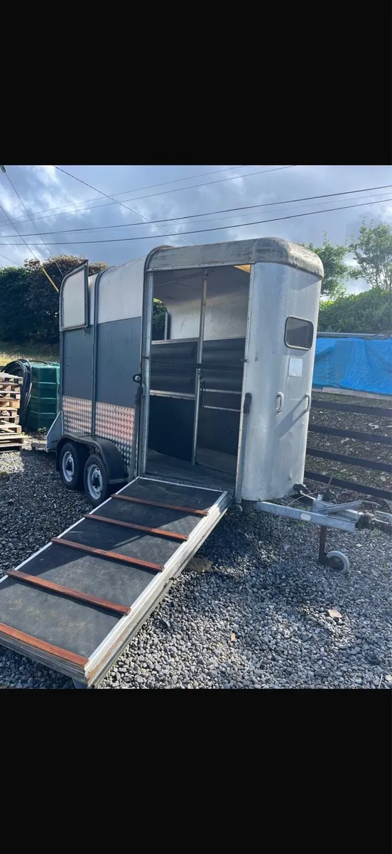 Horse box - Image 2