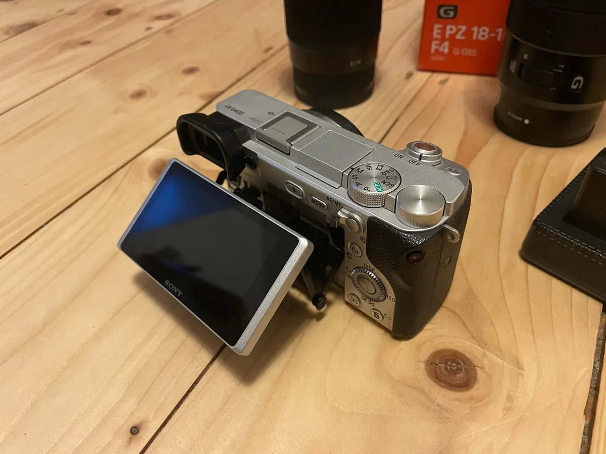 Sony A6400 Camera Kit - Image 4