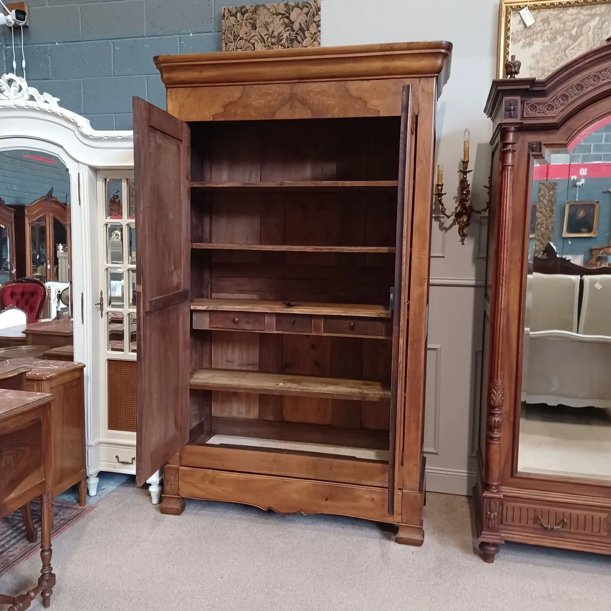 Three wonderful wardrobes - Image 4