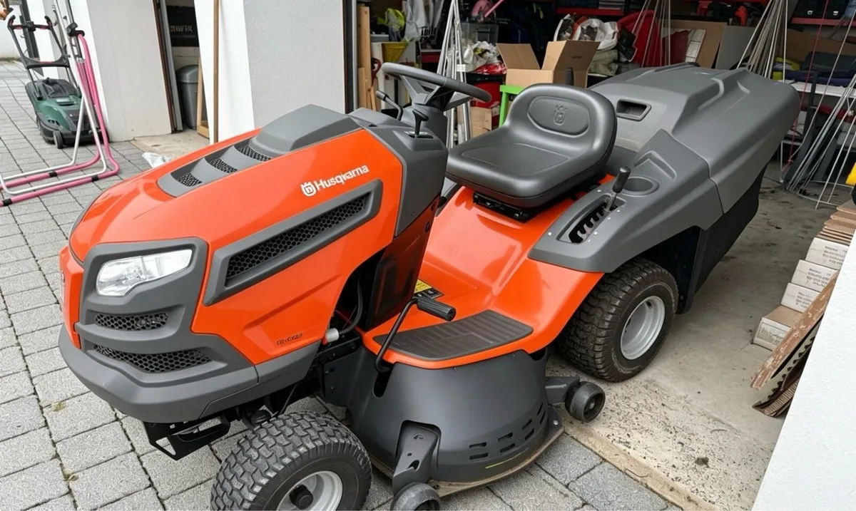 Husqvarna ride on lawnmower - Image 1