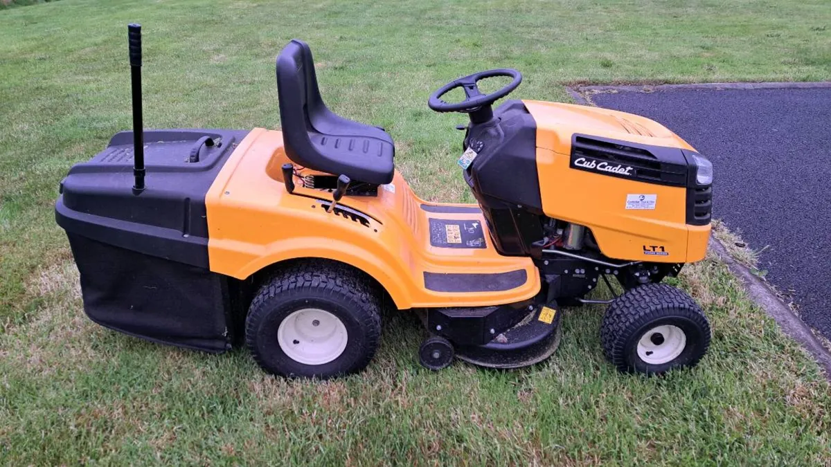 Ride on Lawnmower - Image 4
