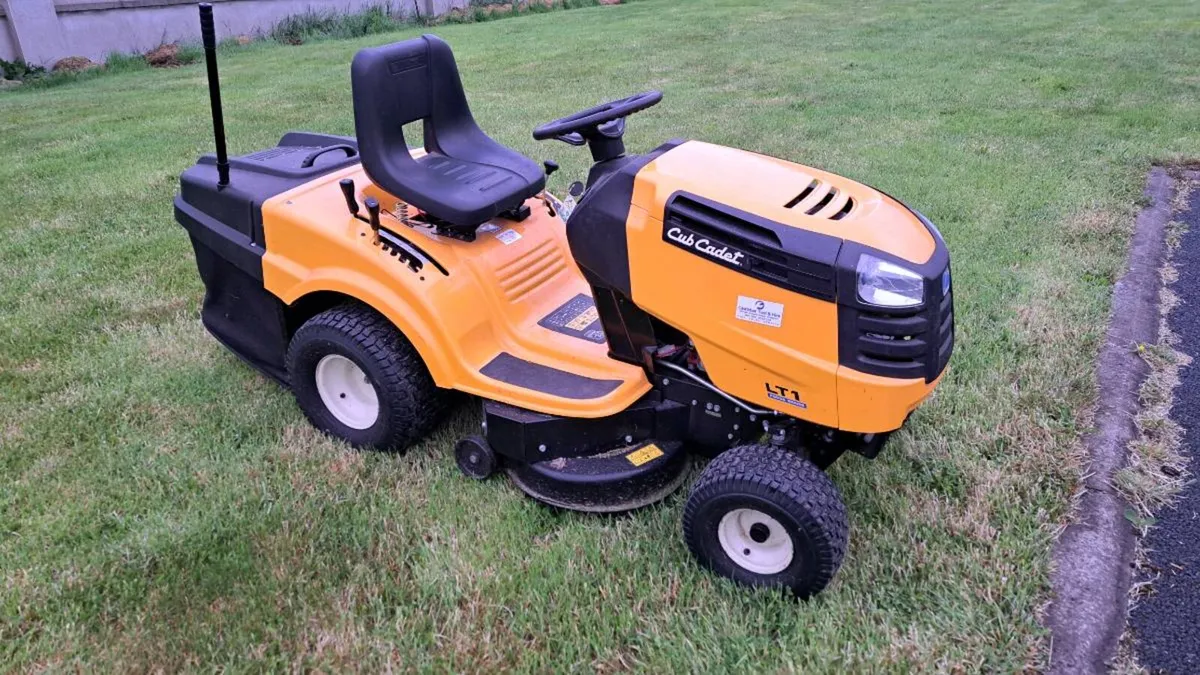 Ride on Lawnmower - Image 1