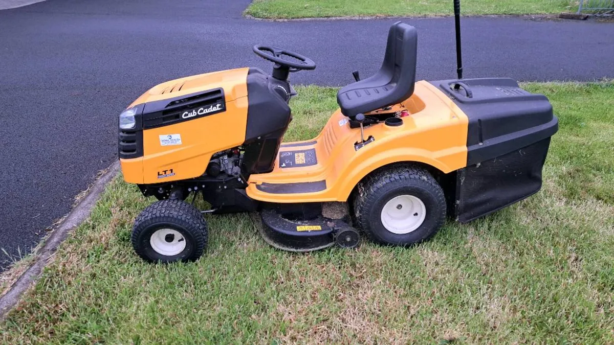 Ride on Lawnmower - Image 3