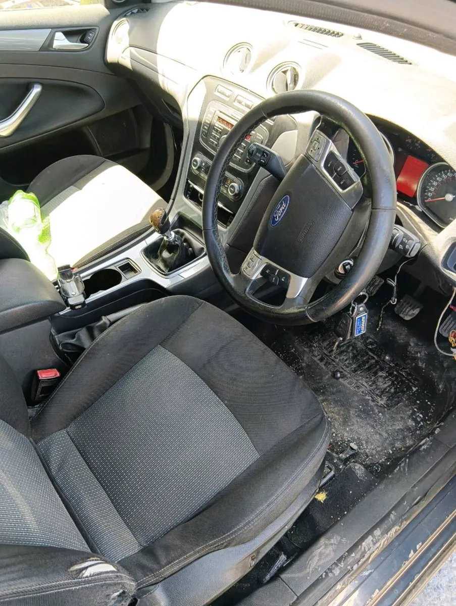 Breaking ford Mondeo 2012 diesel - Image 4