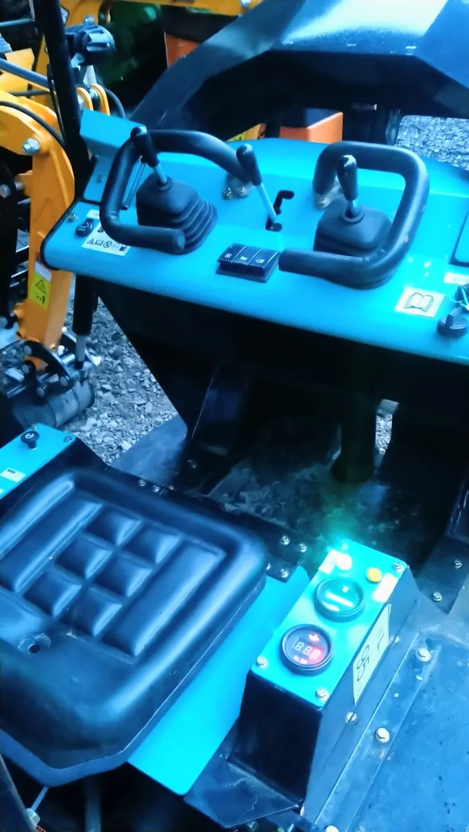 NEW DELANO 360 MINI LOADER - Image 3