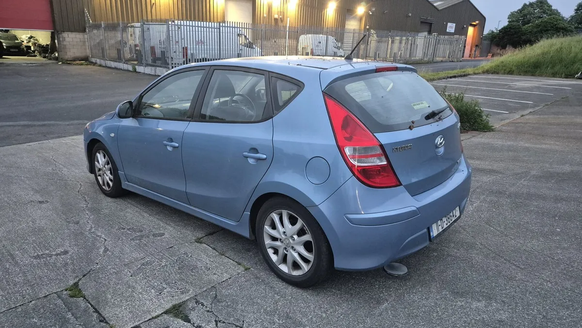 Hyundai i30 2011year manual 1.6crd - Image 2