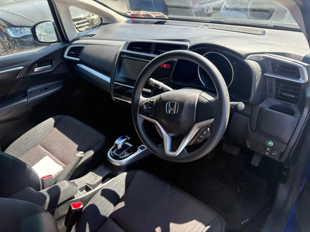 2014 Honda Fit 1.5 Hybrid not recorded - Image 4
