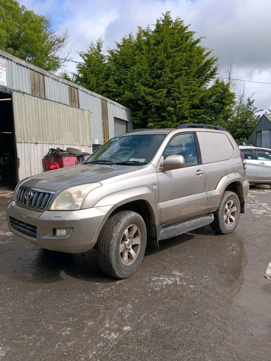 Breaking Toyota land cruiser 2005 diesel - Image 1