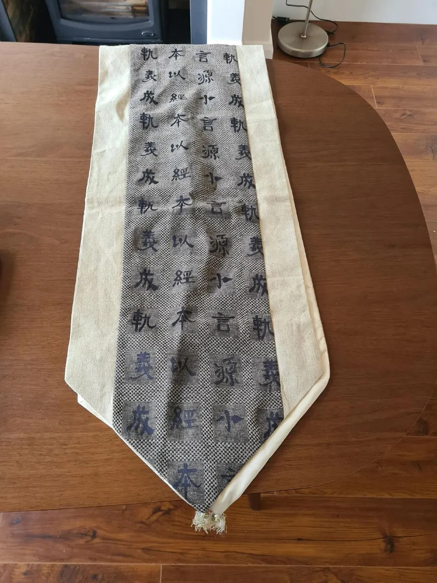 Table cloths and place mats - Image 1