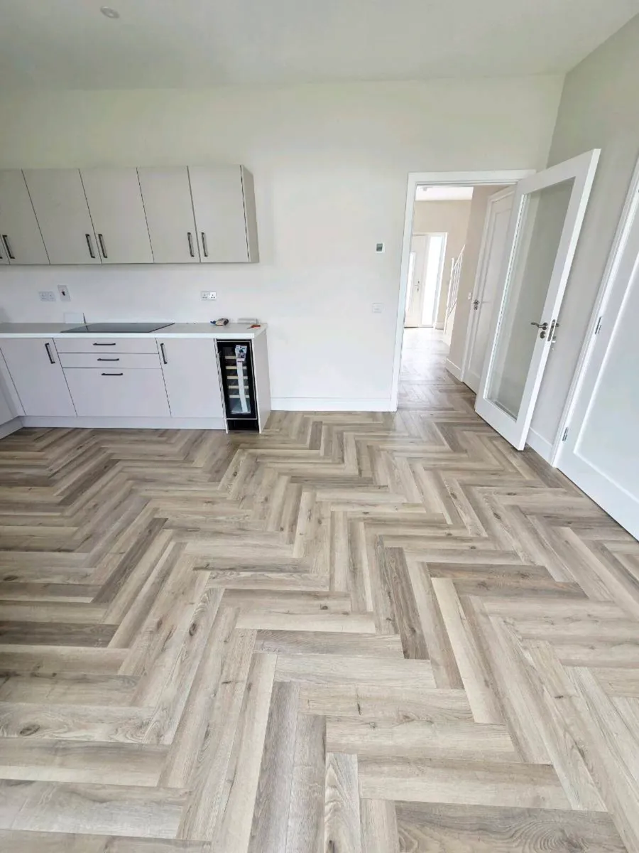 Timber floor fitter (herringbone) - Image 1