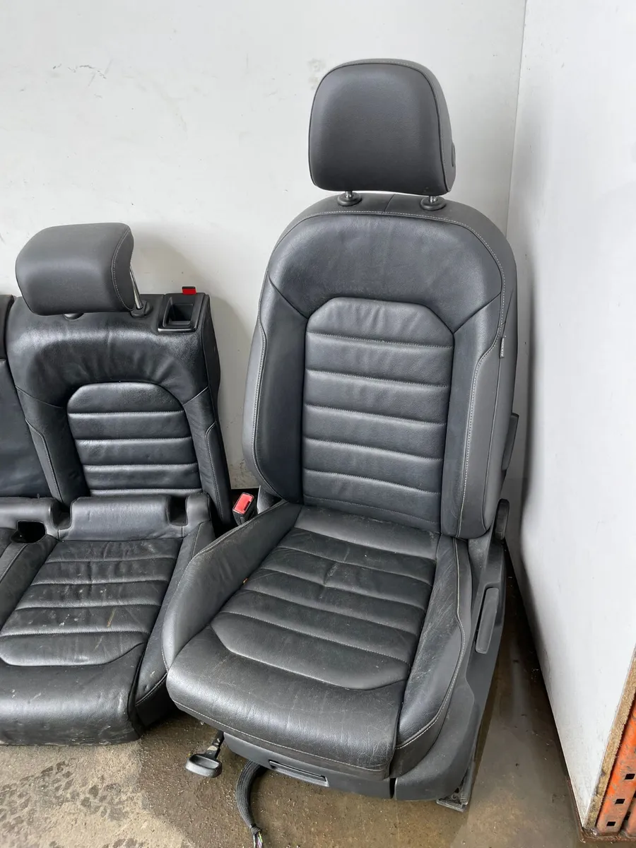 2016 Volkswagen Golf  Leather Interior - Image 2